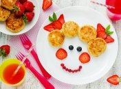 Сирники з ягодами стануть улюбленою стравою усієї родини