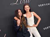 Никола Пельтц Бекхэм называют Викторию иконой стиля