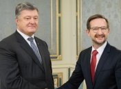 Порошенко и генсек ОБСЕ обсудили размещение миссии ООН на Донбассе