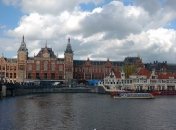 В Амстердаме ранили двух американцев