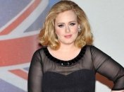 Адель лишили прямого доступа к Тwitter из-за "пьяных" постов