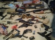 В Киеве задержали мужчину, который хранил дома арсенал оружия