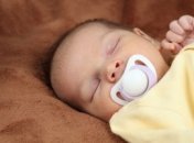 Соска-пустышка вредит развитию