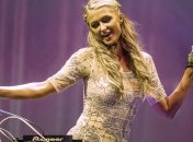 Светская львица Пэрис Хилтон молится за Украину (Видео)