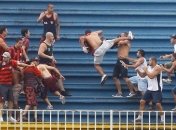 Фанаты устроили побоище на футболе в Бразилии