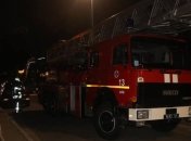 В Киеве на пожаре в многоэтажке спасатели нашли тело с ножевыми ранениями: фото и детали ЧП