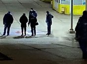 Асфальт залило кровью: на «Барабашово» в Харькове нашли тело женщины (фото)