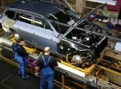 Виробництво автотранспорту в Україні впало на чверть