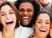 Латиноамериканцы оказались лидерами по положительным эмоциям