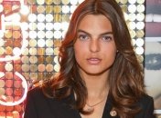 Сын актрисы Элизабет Хёрли поражает сходством со своей мамой (Фото)