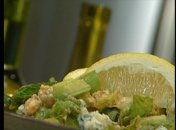 Салат с курицей и соусом табаско