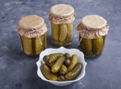 Простой рецепт хрустящих маринованных огурцов с горчицей