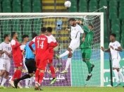 Вратарь пропустил два глупых гола и попросил замену: истерика из Азии (видео)