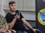 Максим Кузьминов (справа)