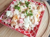 Салат с мандаринами и крабовыми палочками