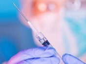 Хитрость не удалась: женщинам в США грозит арест за махинации с вакцинами против COVID-19 (видео)