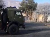 Всюду кровь: в сети показали видео с места самоподрыва мужчины в России