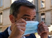 Власти Франции заявили об опасности COVID-19 для молодежи