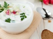 Необычный летний суп с огурцами и цукини