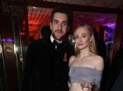 Софи Тернер и Перегрин Пирсон недавно стали парой