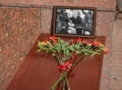 ЕС призывает оперативно расследовать убийство журналиста Комарова