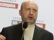 Турчинов: Депутат уже двое суток лежит на коробках с бюллетенями