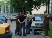 Задержанных в центре Киева российских журналистов отпустили