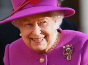 Елизавета II по традиции наградила лучшего представителя фэшн-индустрии