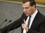 Медведев пообщался по телефону с Яценюком