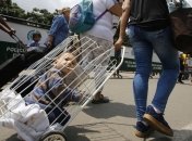 Откровенные снимки о тяжелых буднях Венесуэлы (Фото) 