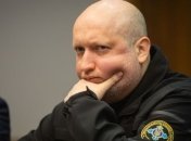 Турчинов просит СБУ разобраться с СМИ, которые транслировали "парад ДНР"