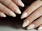 Молочно-белые ногти - свежий тренд
