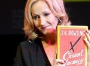 Новая книга Роулинг возглавила списки бестселлеров США и Британии