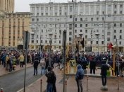Новые протесты в Москве: На улицы города выходит все больше людей (Фото)
