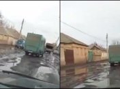 Переплавили рельсы на скрепы: в сети показали, во что превратился Луганск за годы войны