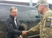 Командующий ООС встретился с Волкером на Донбассе