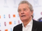 Ален Делон доставлен в госпиталь из-за сильных головных болей