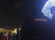 Полиция вытесняет людей с Манежной площади