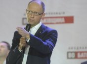 Суд запретил Яценюку встретиться с избирателями