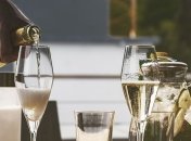 Россия запретила Франции называть шампанское "шампанским": сеть в недоумении 