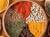 Диетологи назвали лучшие специи для ускорения метаболизма и похудения