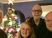 Семья профессора из Стэнфорда передала медоборудование для Украины