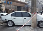 В Киеве водитель BMW вылетел на тротуар и сбил насмерть женщину 