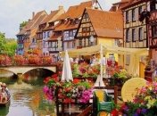 Маленький французский городок, жизнь в котором похожа на сказку (Фото) 