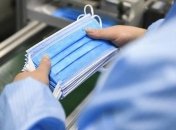 Бізнес на здоров'ї: українці масово скупляють медичні маски