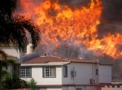 Пожары в Калифорнии: пламя угрожает городу Санта-Барбара