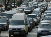 З самого ранку на мостах Києва утворилися затори