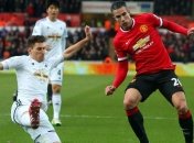 Ван Перси заманивают в Катар 