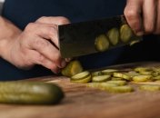 Как приготовить хрустящие малосольные огурцы