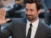 Хью Джекман продал футболки, в которых выходил на сцену